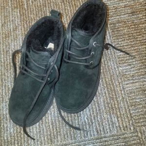 WOMENS NEUMEL UGGS Size 7
